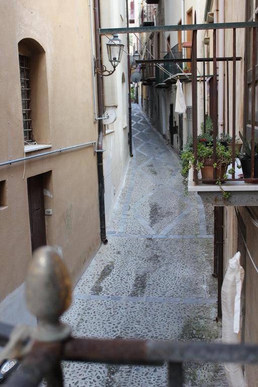 Appartamento Seminario チェファル 部屋 写真